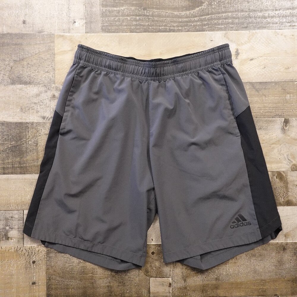 Adidas Colorblock Athletic Shorts Men’s Large Gray Black 9.5" Performance Gym